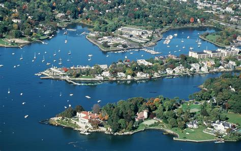 Greenwich ct - The Dutch renamed Greenwich "Groenwits," to communicate its Dutch sovereignty, and the town served as the defended eastern border between New Netherland and New England. The small creek flowing through Innis Arden Country Club marks this boundary. [2] For its first 16 years, Greenwich was Dutch. 